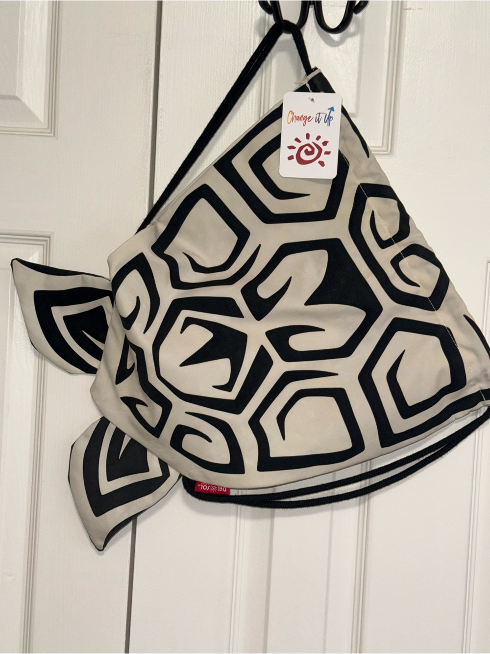 Turtle Graphic color changing Drawstring Backpack in Cream and Black - Picture 2 of 7